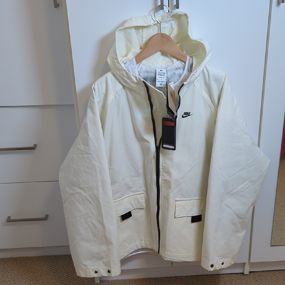 Nike Cream Hooded Raincoat with Black Zip & Logo
